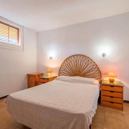 H-7 Calella De 4 Pax Appartement *